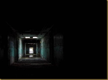 dark-place-black-corridor-31000 dark-place-black-corridor-31000
