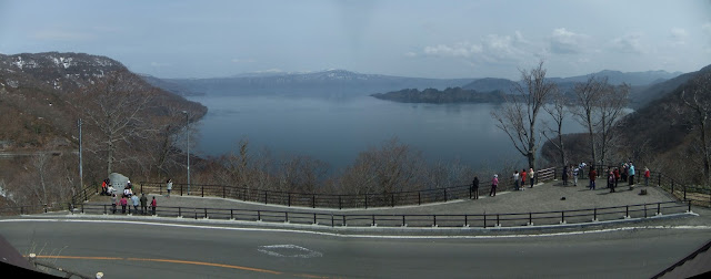 展望台から眺める十和田湖