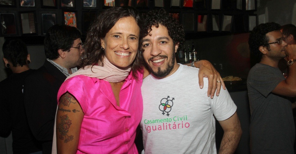 [a-cantora-zelia-duncan-posa-ao7.jpg]