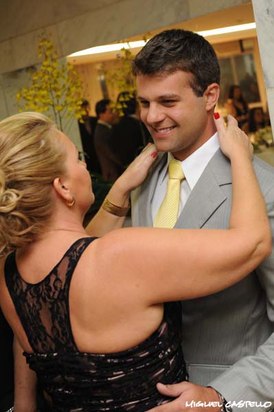 Fotos de Vanessa e Rodrigo. Foto numero 01 do fotografo de casamento Miguel Castello, de Brasilia, DF, que faz fotos de casamento (fotografia de casamento), fotos de 15 anos (fotografia de 15 anos), fotos de modelos (ensaios para books fotograficos), fotos de gravidas (fotografia de gestantes), fotos de debutantes, fotojornalismo de casamento, fotojornalismo social e fotografia de moda em estudio. fotos casamento distrito federal brasilia de 15 anos df brasília books modelos ensaio fotografico gravidas gravida festa festas book moda vestidos cerimônia serviços buffet para doces noivas e noivos barriga