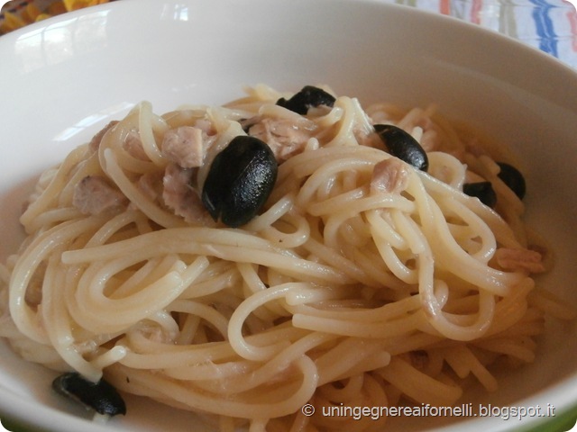 spaghetti tonno tuna limone lemon olive nere black olives risottati ricetta veloce