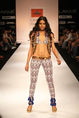 3Pia Sharma pauro Collection at  LFW SummerResort 2012