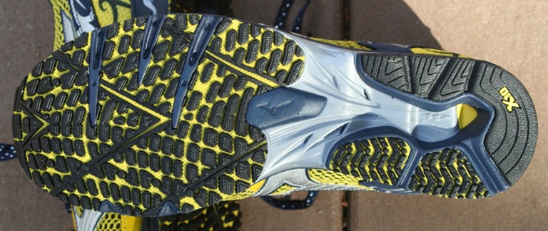 [Mizuno-Ronin-2-Intact-Heel9.jpg]