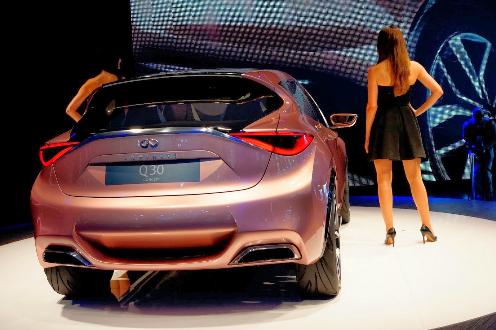 [Infiniti-Q30-Concept-3%255B2%255D.jpg]
