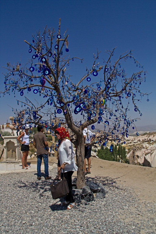 [Cappadocia-evil-eye-tree3.jpg]