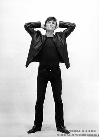 [Stuart-Sutcliff-vintage-beefcake-30650342-544-750%255B6%255D.jpg]