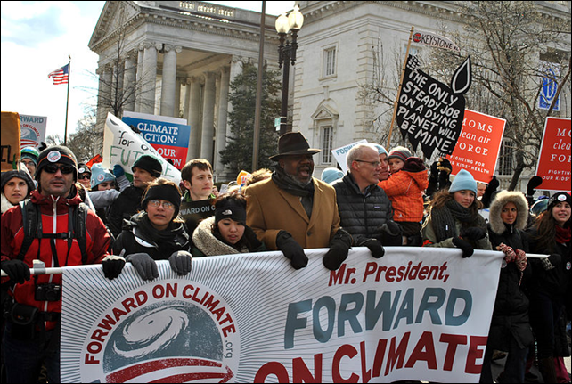 350.org Founder Bill McKibben (center with black jacket) at the Forward on Climate Rally in Washington DC, 17 February 2013. Photo: chesapeakeclimate / 350.org