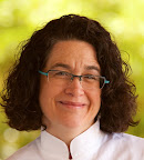 Chef instructor, Kathryn Gordon will sharing tips for macaron making. Chef instructor, Kathryn Gordon will sharing tips for macaron making.