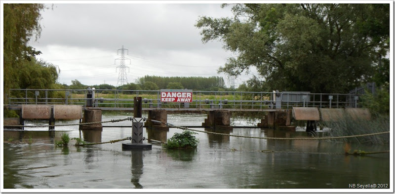 SAM_1271 Grafton Lock Weir