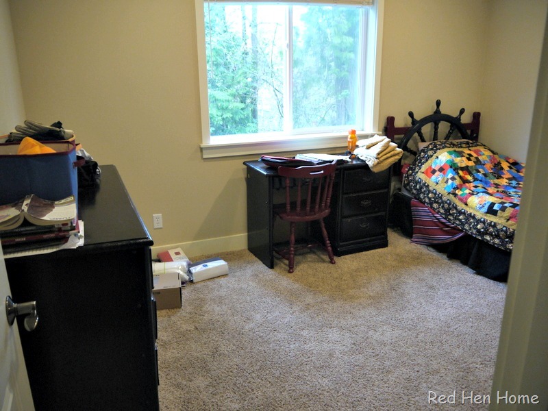 [Red%2520Hen%2520Home%2520Handbuilt%2520Bedroom%2520before2%255B7%255D.jpg]