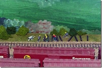 55389543-22 Dad's Layout in Spring 2004 55389543-22 Dad's Layout in Spring 2004