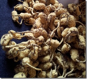 Bumble' &lsquo;B&rsquo; Boa - Buzzy Bee Texture Detail