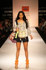 Pia Sharma pauro Collection at  LFW SummerResort 2012