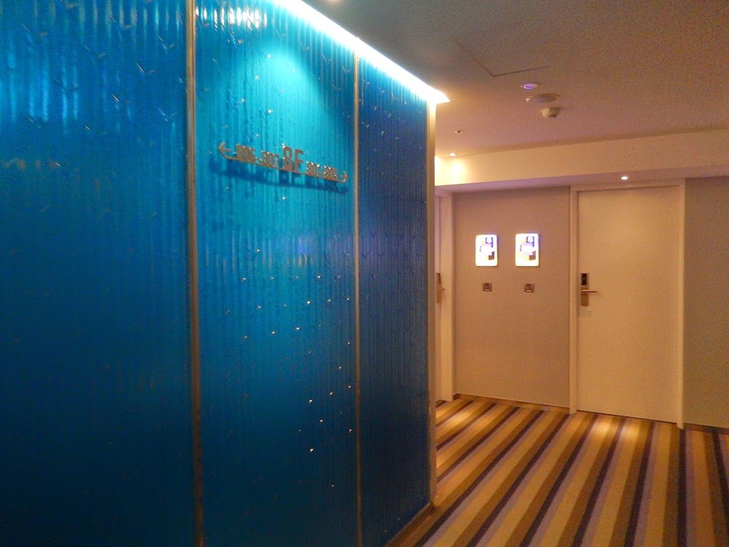 [-___0252.jpg]