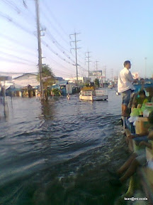 พ่อพู่กันกลับบ้านไปเตรียมบ้านให้พร้อมรับน้ำระลอกใหญ่ที่กำลังจะมา