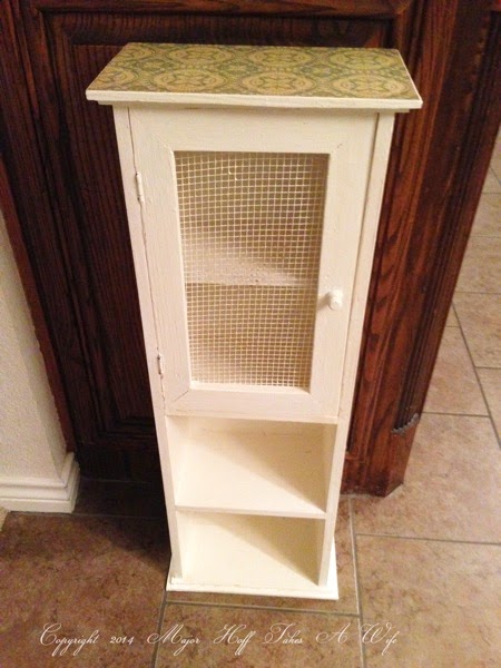 Jelly jar inbetween decoupage steps.jpg Jelly jar inbetween decoupage steps