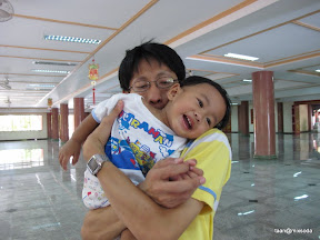 พู่กันเที่ยววัดกับพ่อแม่