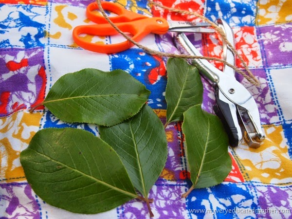 #campcraft Leaf Jewelry #naturecraft  #kidsactivity #kidscraft