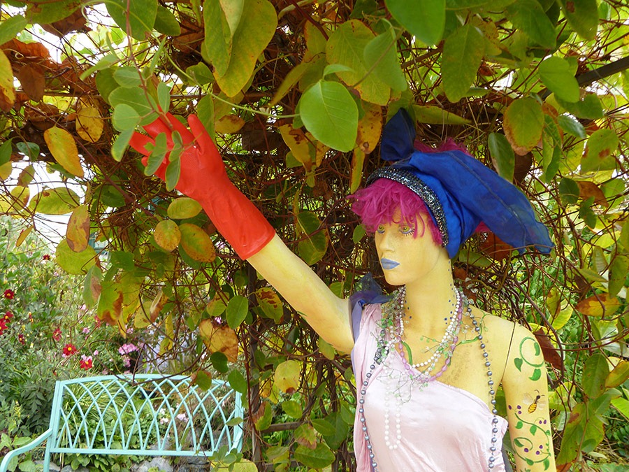 [110723_annies_annuals_mannequin%255B3%255D.jpg]
