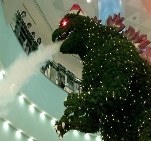 [the-godzilla-christmas-tree-25193-13%255B1%255D.jpg]