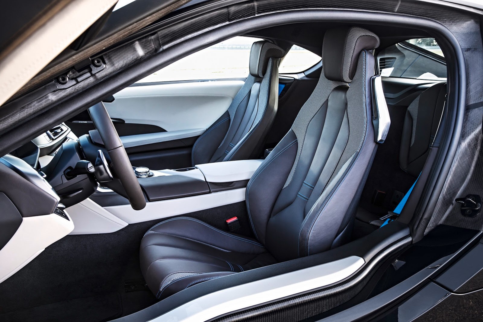 [BMW-i8-18%255B2%255D.jpg]