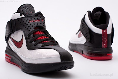 Nike Air Max Soldier V Black/White/Red Detailed Gallery nike air max soldier 5 gr white black red 5 07 Nike Air Max Soldier V Black/White/Red Detailed Gallery