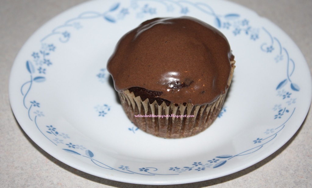 [Carob%2520Cupcakes%2520-%2520frosted%2520while%2520warm%2520B%255B5%255D.jpg]