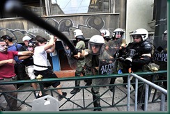 A-policeman-hits-out-at-a-006 A-policeman-hits-out-at-a-006