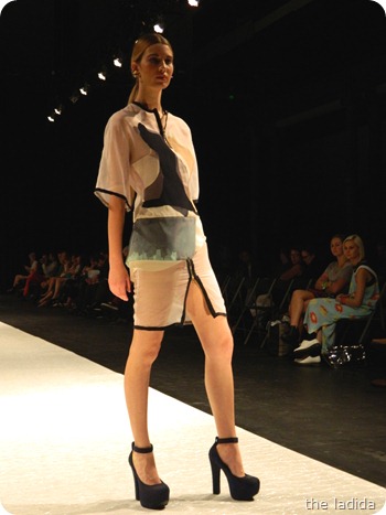 Elissa McGowan - AGFW Fashion Show 2012 (2) Elissa McGowan - AGFW Fashion Show 2012 (2)