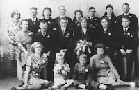 Ham, Johanna van der en Mourik, Johannes Gezin in 1940.jpg