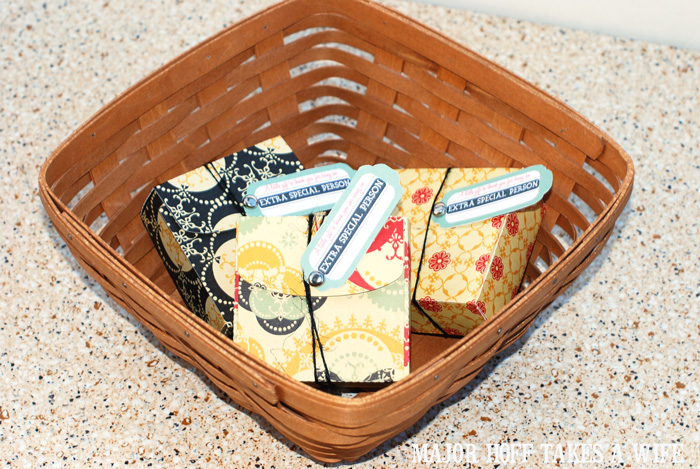 Use scrapbook paper to make a cute little box to give Extra Chewing gum in Use scrapbook paper to make a cute little box to give Extra Chewing gum in