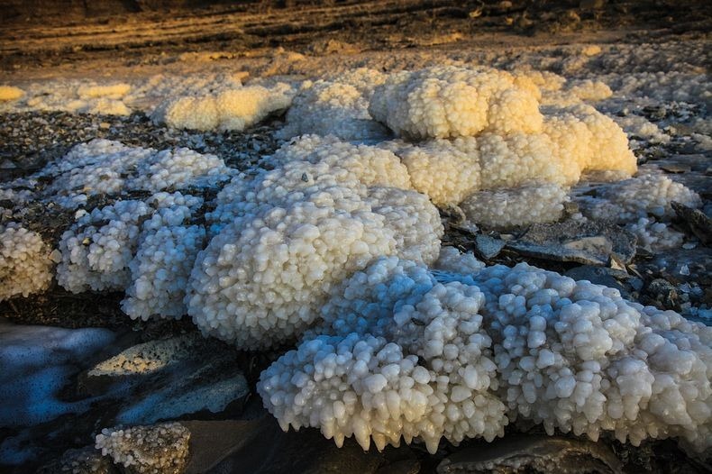 dead-sea-salt-crystals-2