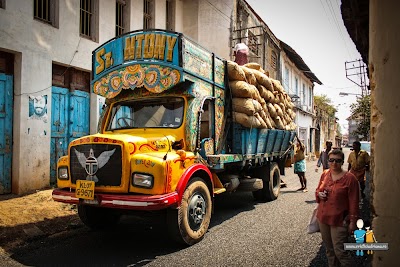 Spice Truck in Jew Town, Fort Kochi, India Camion cu mirodenii in Kochi