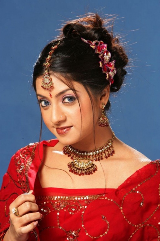 [keerthi-chawla%2520closeup_in%2520saree%255B2%255D.jpg]