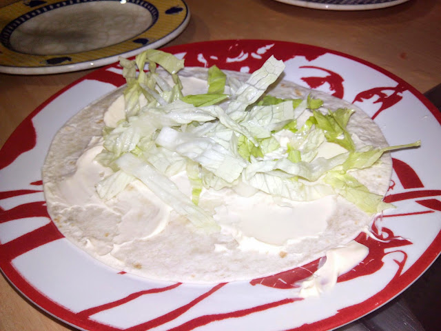 Tortita con mayonesa y lechuga Tortita con mayonesa y lechuga