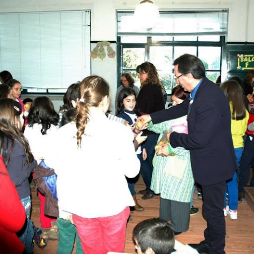 Câmara de Nelas oferece fruta às crianças do ensino pré-escolar e do
1.º ciclo do concelho