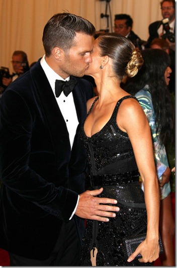 Gisele Bundchen Celebs Costume Institute Benefit 9yYAET9uFtMl