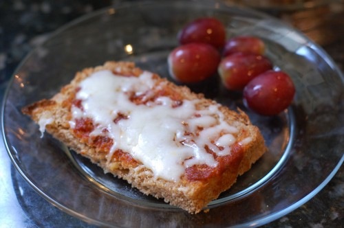 [Pizza-on-bread-500x332%255B3%255D.jpg]
