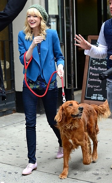 Gwen Stacy Goes on a Dog Walk in The Amazing Spider-Man 2 Set Photos 02