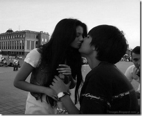 Kiss-cute-teen-couple-love-affection-feelings Kiss-cute-teen-couple-love-affection-feelings
