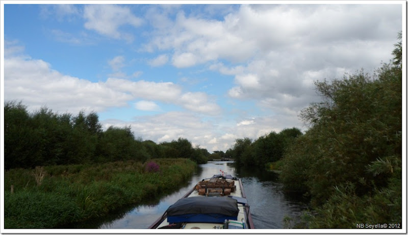 SAM_2453 Towards Birstall