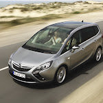 2012 Opel Zafira Tourer 002.jpg