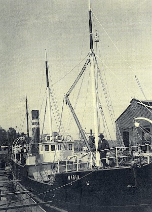 El MARIA en el dique de Astillero. Foto del libro LOS BARCOS DE PEREZ Y CIA.JPG