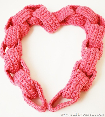 CrochetedPaperChainHeart10
