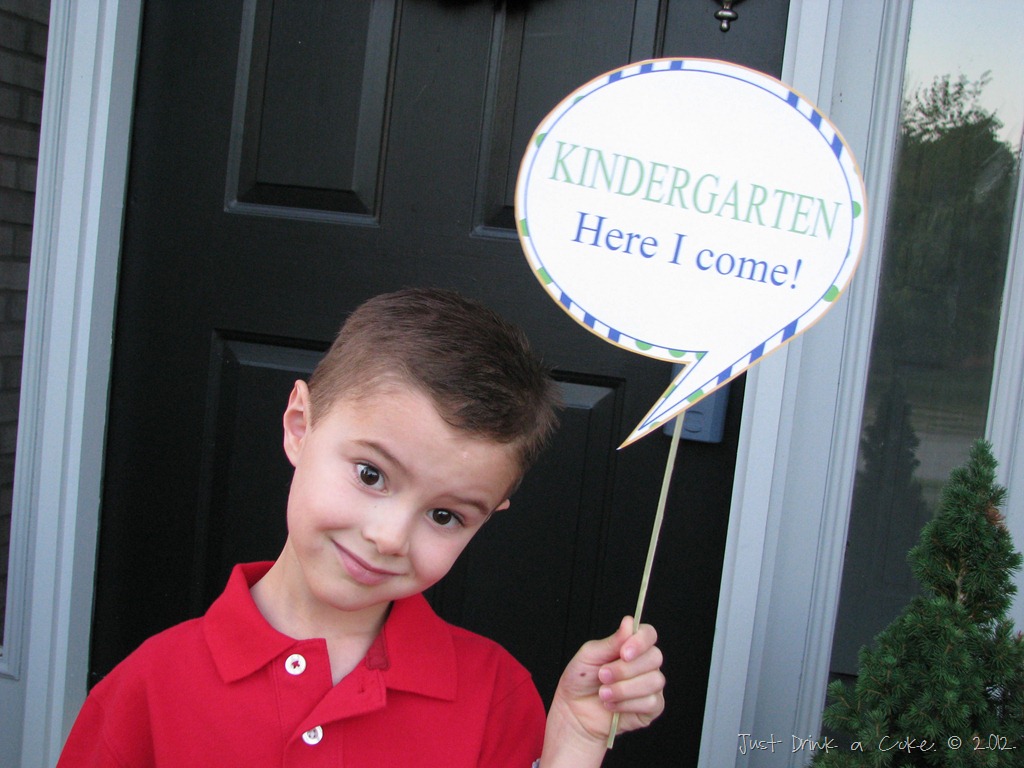 [first%2520day%2520of%2520kindergarten%2520sign%255B3%255D.jpg]
