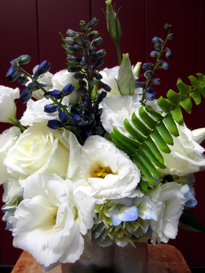 white and blue bouquet | rustic wedding | Ideas in Bloom