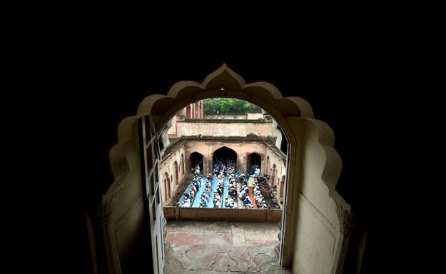 مظاهر عيد الفطر المبارك لعام 2013  فى العالم 