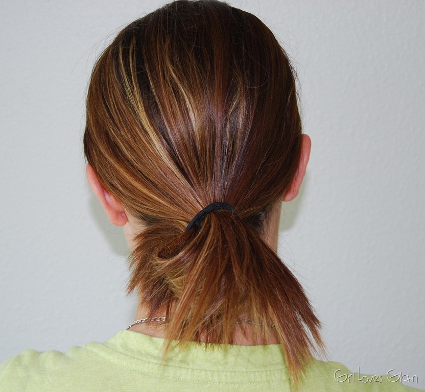 [messybun5%255B4%255D.jpg&description=Easy Messy Bun Tutorial')]