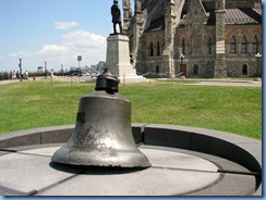 6208 Ottawa - Parliament Buildings grounds - the Victoria Tower Bell 6208 Ottawa - Parliament Buildings grounds - the Victoria Tower Bell