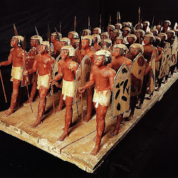 47 - Oushebti o pequeñas figurillas de terracota de una tumba de la XI dinastia